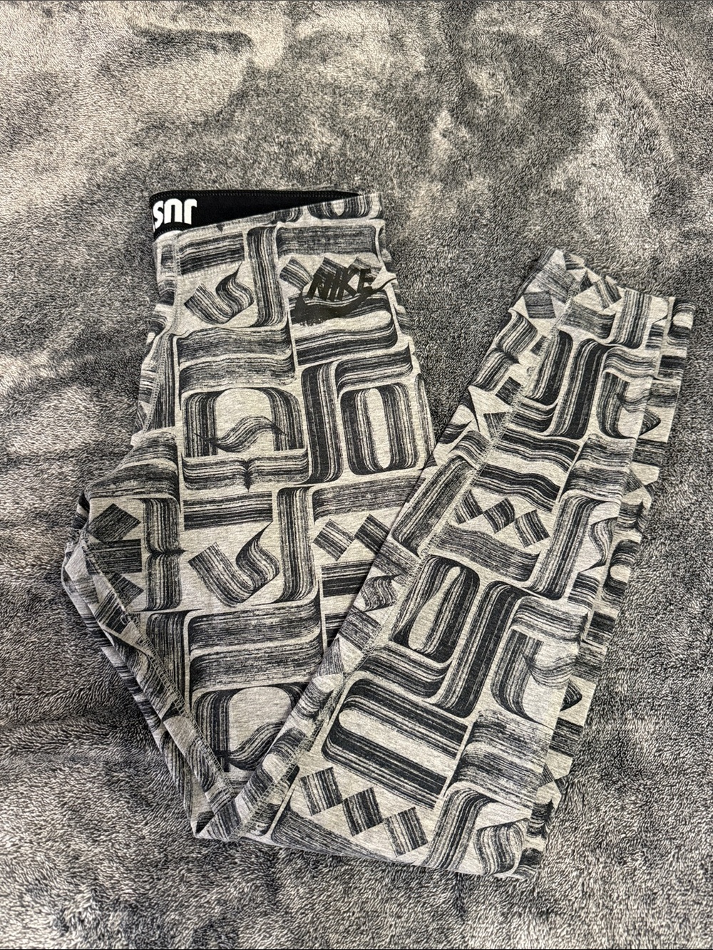 Nike Black and Gray Abstract Print Leggings